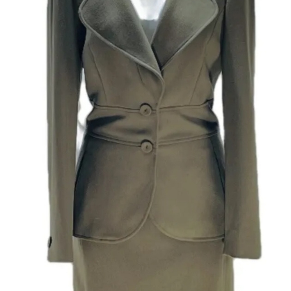 ETCERERA Trunk Show Tailored 3 Piece Green Suit. "LIKE NEW" Size 8